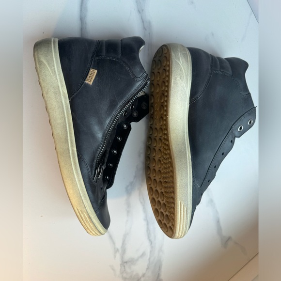 Variety of shoes, booties, sandals and walking shoes size 7.5 and 8 - Picture 7 of 11